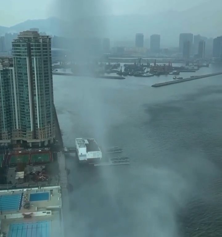 Une trombe marine qui secoue Hong Kong ne s'est pas produite depuis 1959