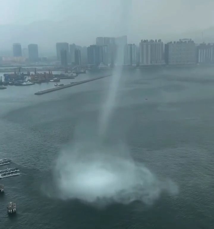 Une trombe marine qui secoue Hong Kong ne s'est pas produite depuis 1959