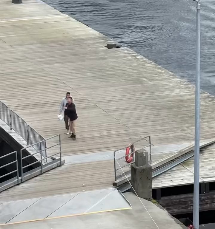 Turista perde la nave da crociera ma il finale è esilarante: video virale