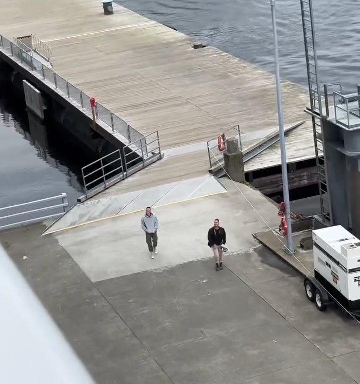 Turista perde la nave da crociera ma il finale è esilarante: video virale