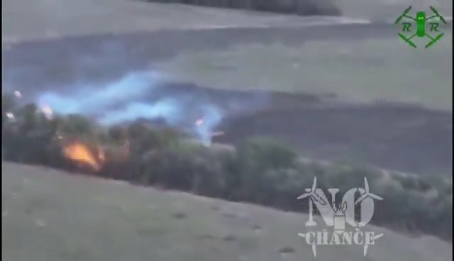 Ucrania y tropas rusas carbonizadas por un dron lanzallamas: vídeo impactante