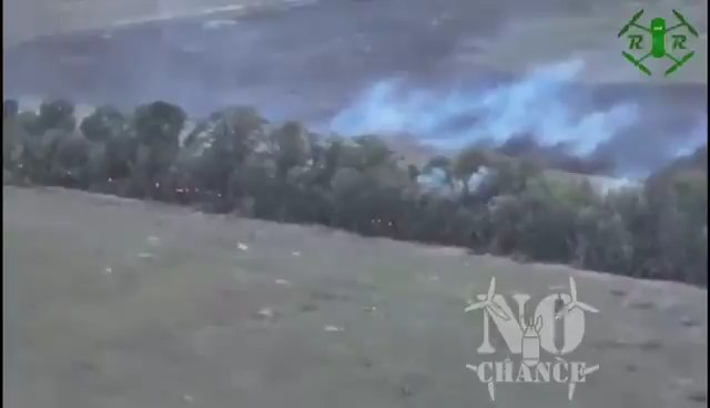 Ucraina, truppe russe carbonizzate col drone lanciafiamme: video shock