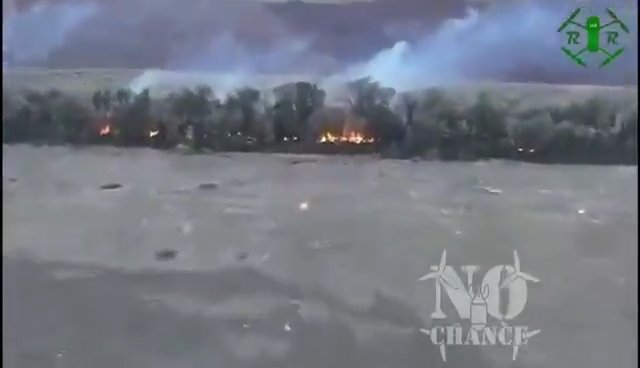 Ukraine et troupes russes carbonisées par un drone lance-flammes : vidéo choquante