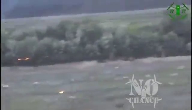 Ucraina, truppe russe carbonizzate col drone lanciafiamme: video shock