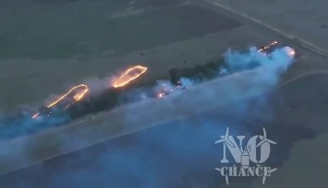 Ukraine et troupes russes carbonisées par un drone lance-flammes : vidéo choquante