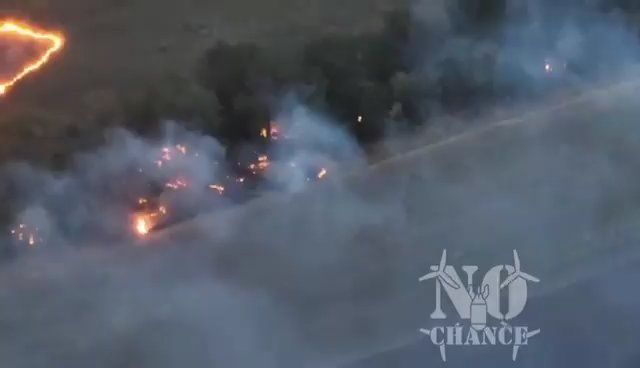 Ukraine et troupes russes carbonisées par un drone lance-flammes : vidéo choquante