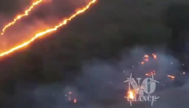 Ukraine et troupes russes carbonisées par un drone lance-flammes : vidéo choquante