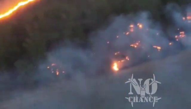 Ucrania y tropas rusas carbonizadas por un dron lanzallamas: vídeo impactante