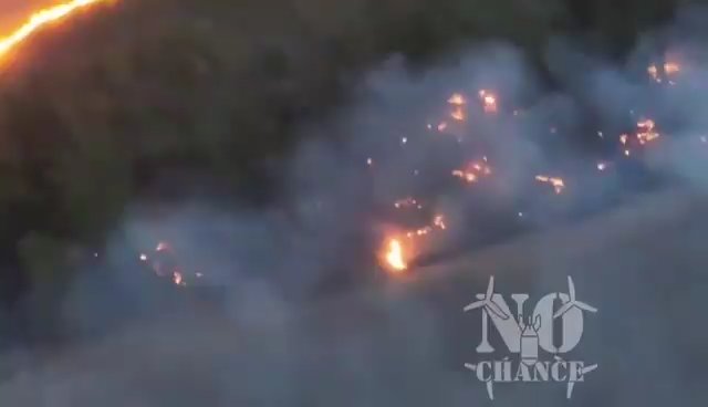 Ukraine et troupes russes carbonisées par un drone lance-flammes : vidéo choquante