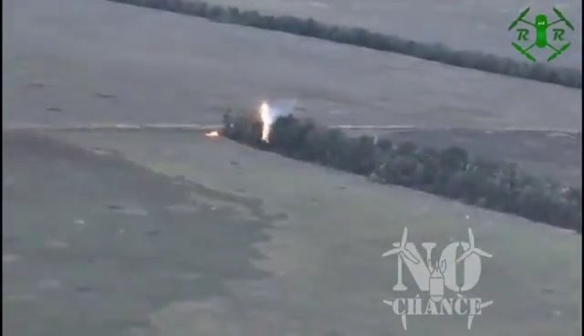 Ukraine et troupes russes carbonisées par un drone lance-flammes : vidéo choquante