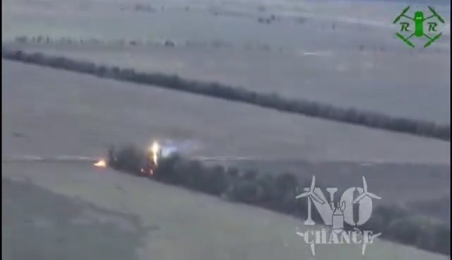 Ukraine et troupes russes carbonisées par un drone lance-flammes : vidéo choquante