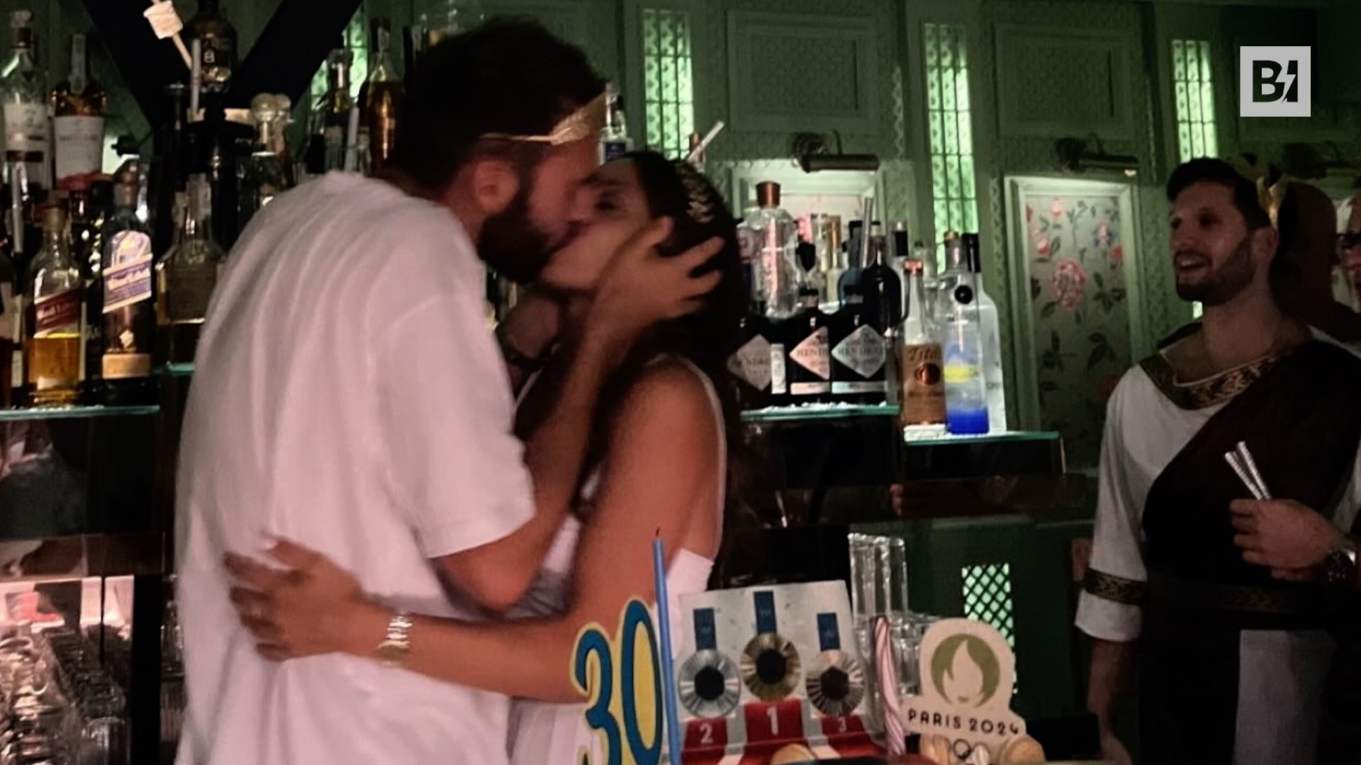 Gregorio Paltrinieri compie 30 anni, toga party con…