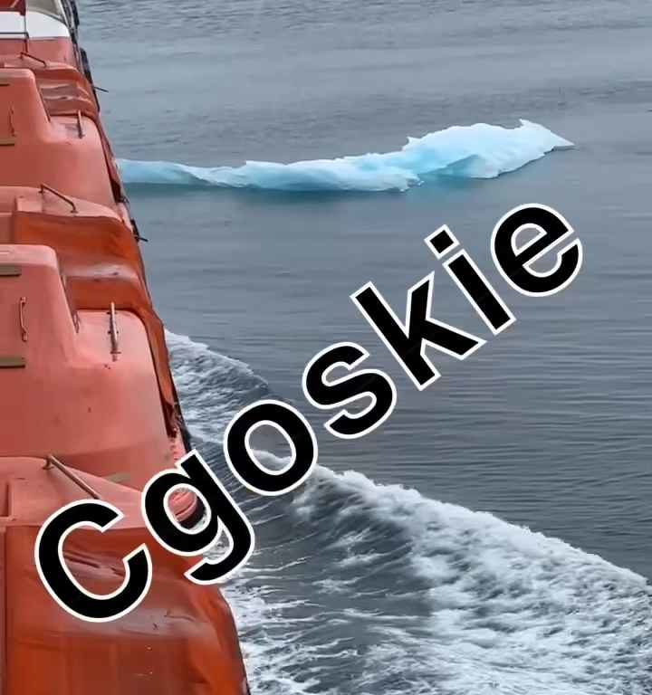 Riesgo de Titanic para crucero, iceberg contra casco: terror a bordo