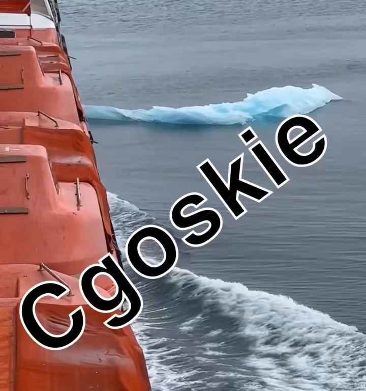 Riesgo de Titanic para crucero, iceberg contra casco: terror a bordo