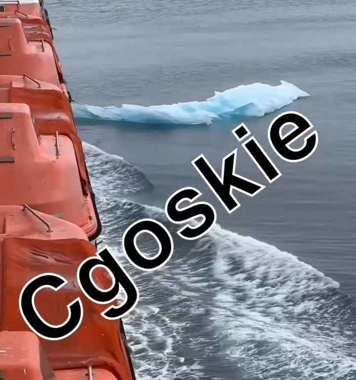 Riesgo de Titanic para crucero, iceberg contra casco: terror a bordo