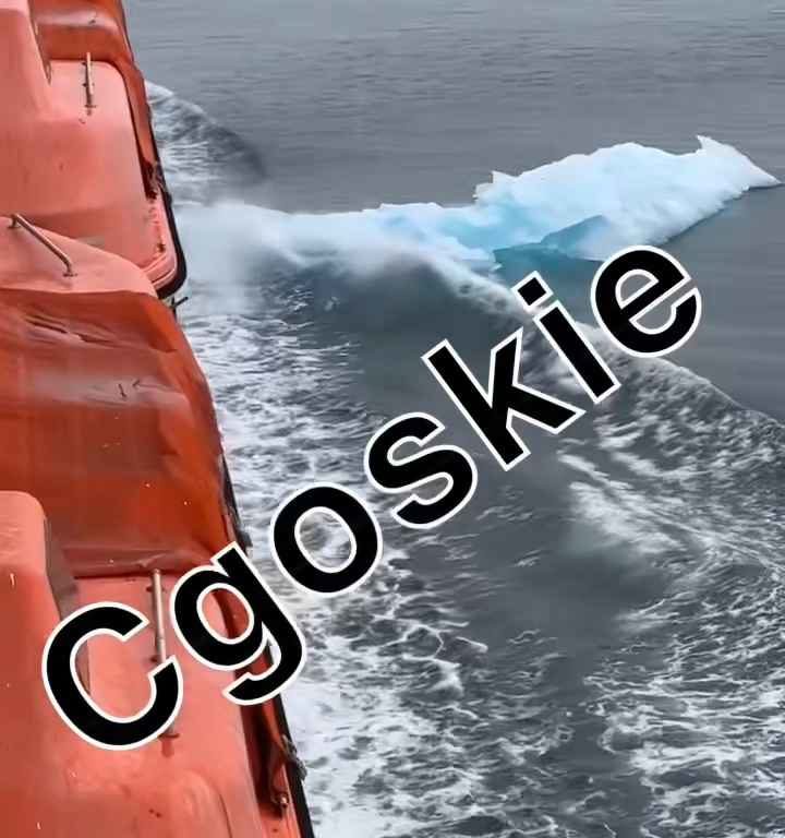 Riesgo de Titanic para crucero, iceberg contra casco: terror a bordo