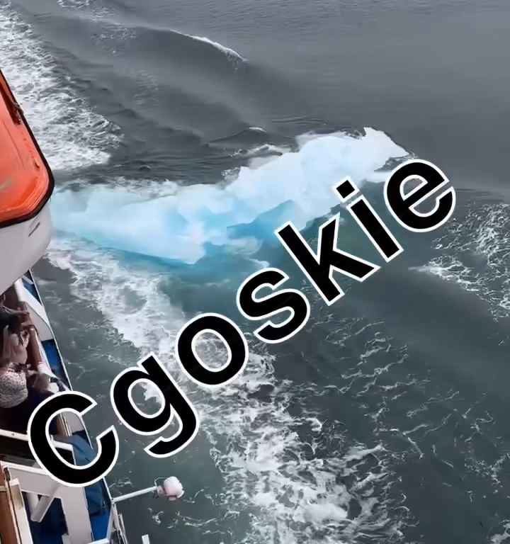 Riesgo de Titanic para crucero, iceberg contra casco: terror a bordo