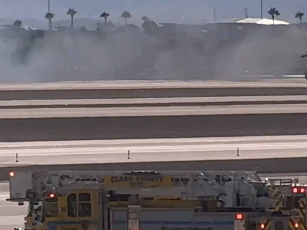 Aereo atterra con motore in fiamme panico a bordo ma nessun ferito