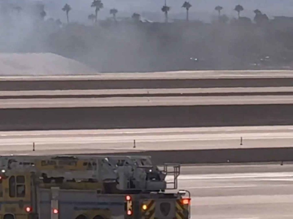 Aereo atterra con motore in fiamme panico a bordo ma nessun ferito