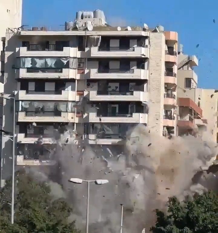 Beirut, das schockierende Video der Rakete, die ein Gebäude zerstört