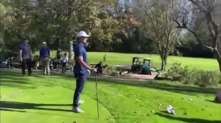 Golfista golpea a su oponente: arrestado