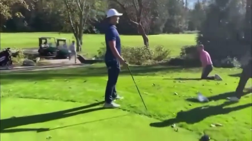 Golfista golpea a su oponente: arrestado