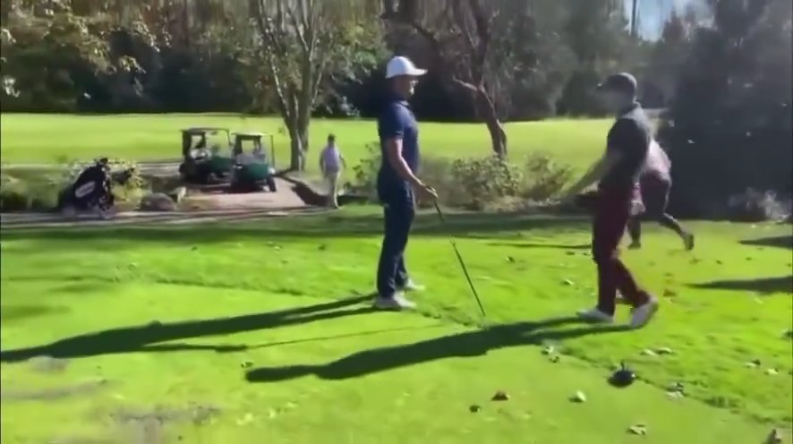 Golfista golpea a su oponente: arrestado