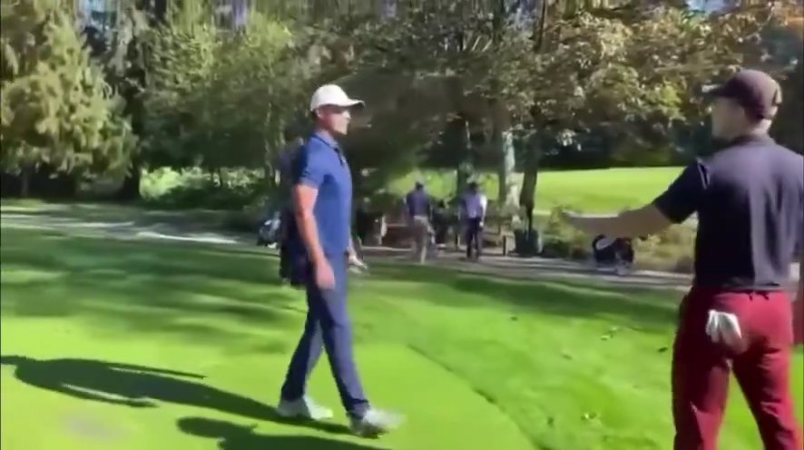 Golfista golpea a su oponente: arrestado