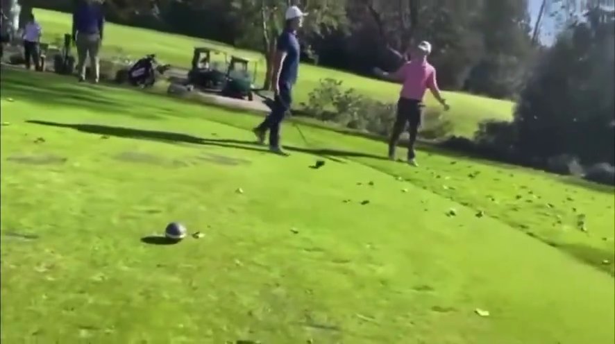 Golfer schlägt Gegner: verhaftet