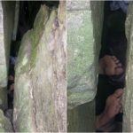 Pierde su iPhone entre las rocas y se queda atascada: el vergonzoso rescate