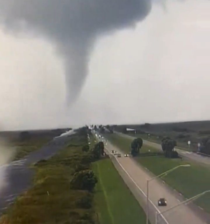 Bevölkerung, die vor Hurrikan Milton flieht, wird ebenfalls von Tornados verfolgt: Video