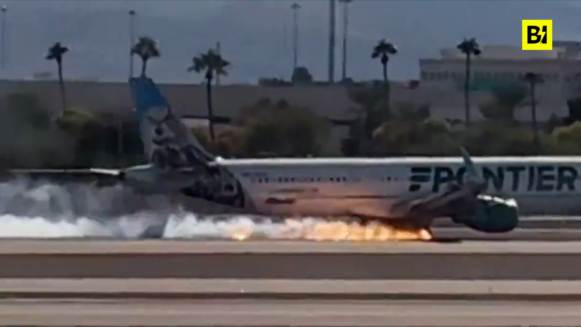 Las Vegas, aereo prende fuoco durante l’atterraggio