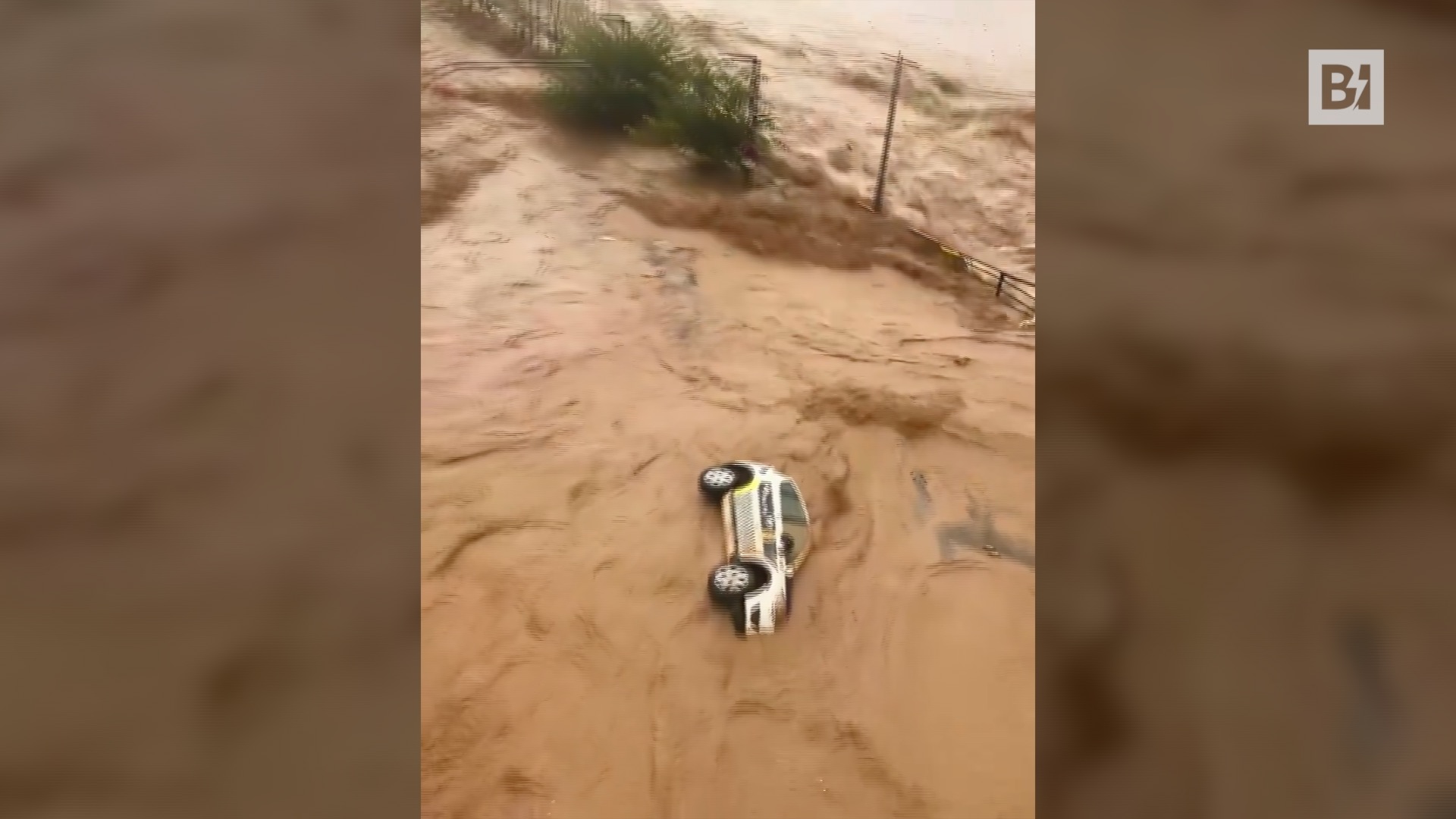 Maltempo in Spagna, decine di auto trascinate via…