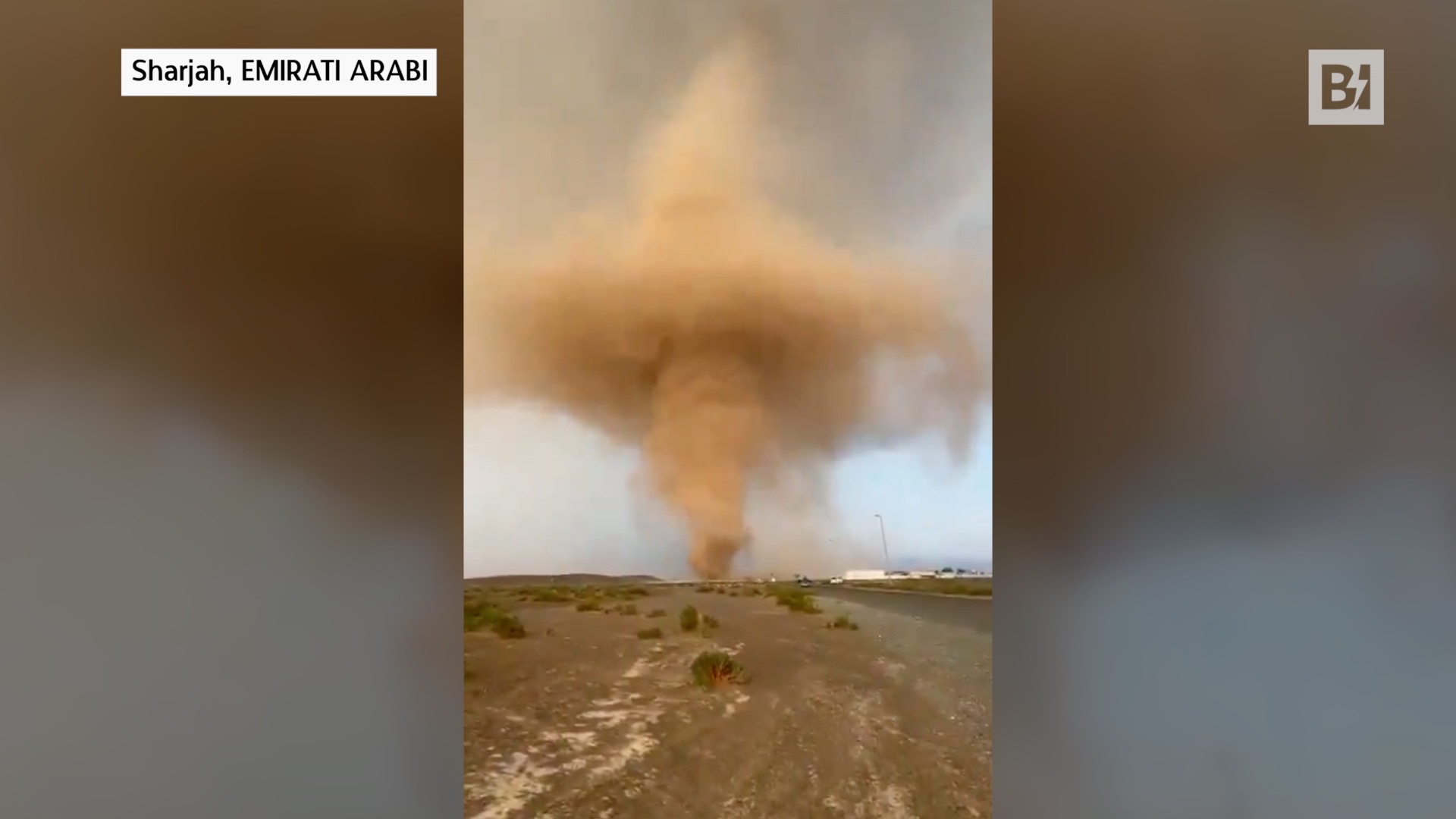 Emirati Arabi, ecco il “tornado di sabbia”