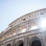 Airbnb sucht Gladiatoren, um Kämpfe im Kolosseum in Rom zu organisieren: Das ist umstritten