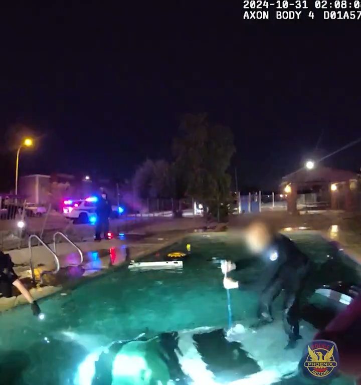 Auto prallt in Schwimmbad, dramatische Rettung durch die Polizei: Video