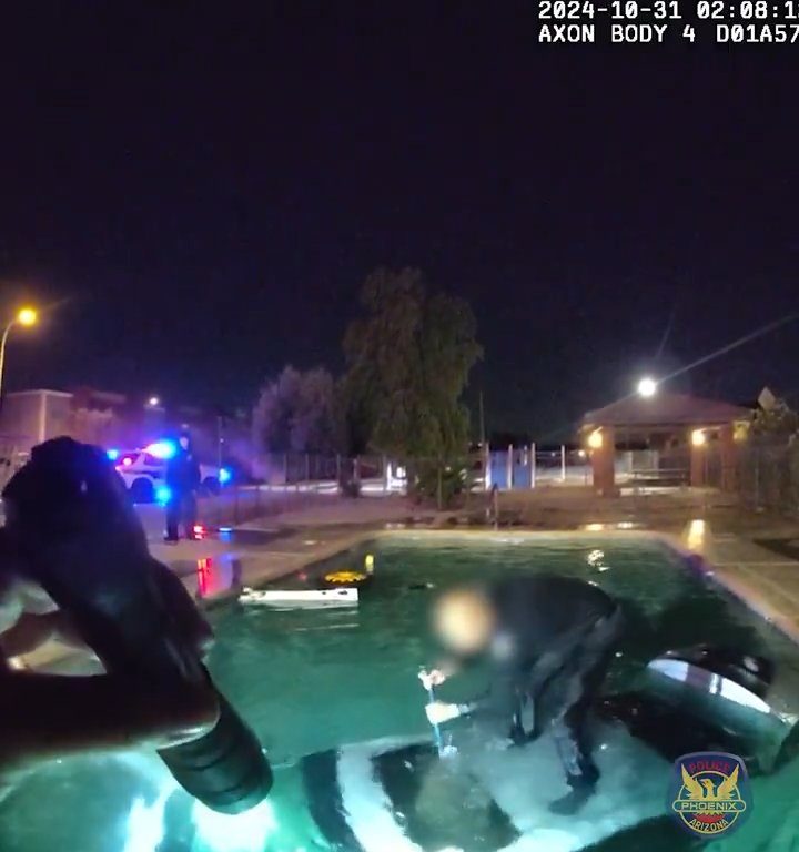 Auto prallt in Schwimmbad, dramatische Rettung durch die Polizei: Video