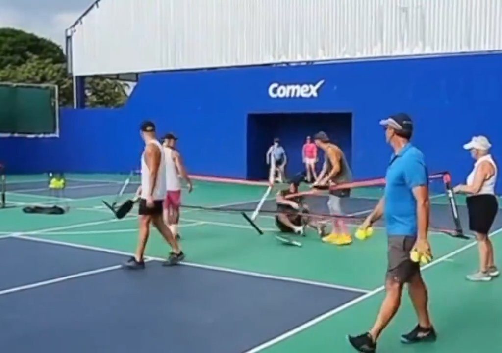 Juego de Pickleball termina en patadas en la cara: el brutal video viral