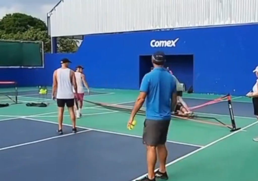 Juego de Pickleball termina en patadas en la cara: el brutal video viral