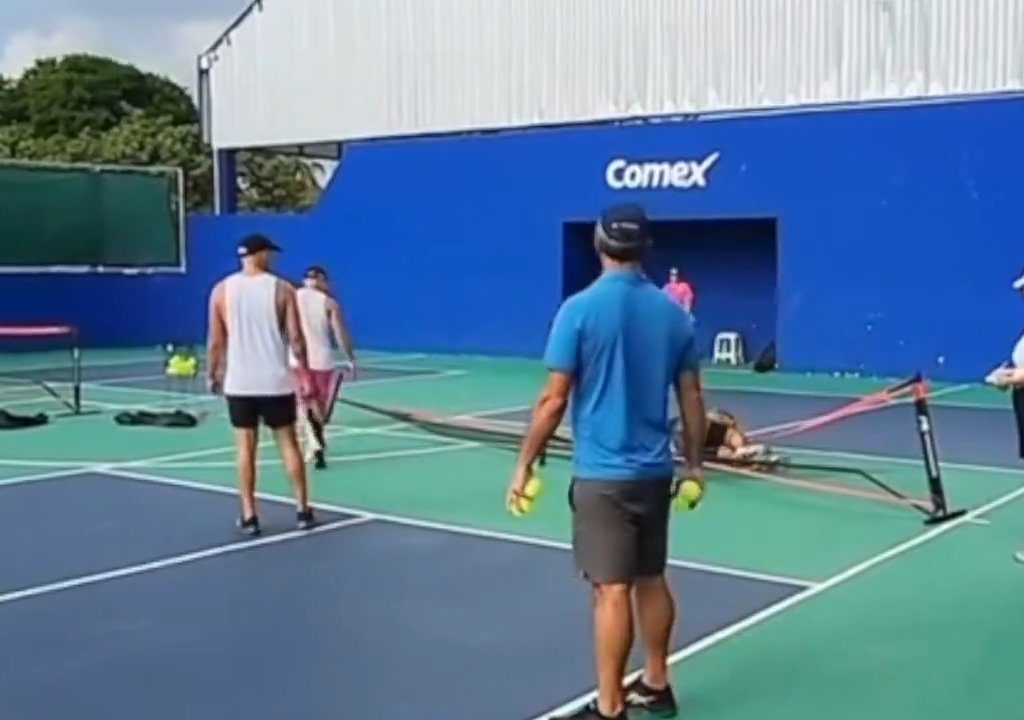 Juego de Pickleball termina en patadas en la cara: el brutal video viral