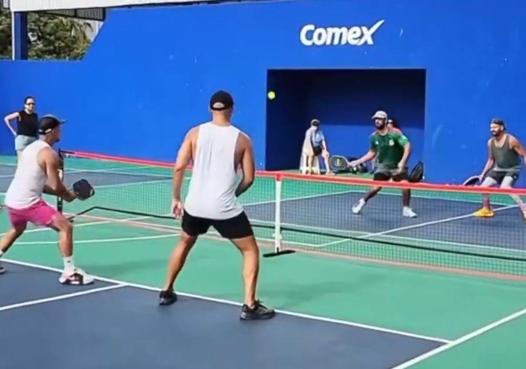 Juego de Pickleball termina en patadas en la cara: el brutal video viral