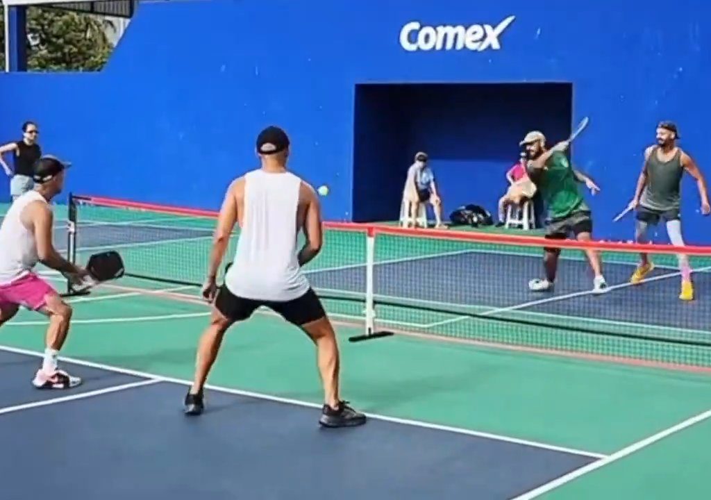 Juego de Pickleball termina en patadas en la cara: el brutal video viral