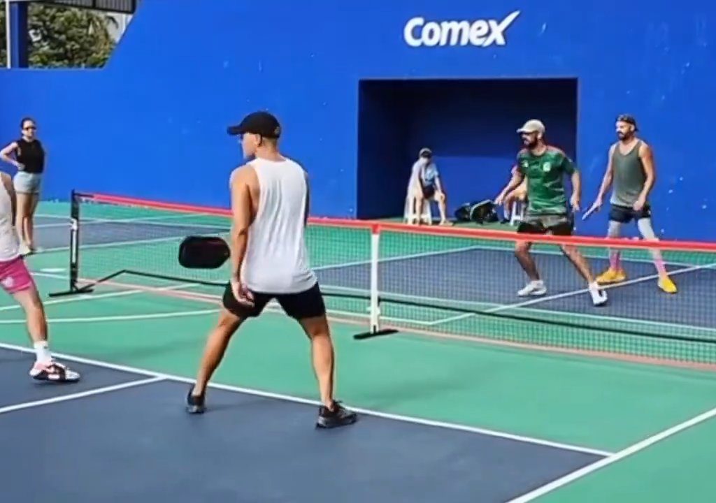 Juego de Pickleball termina en patadas en la cara: el brutal video viral