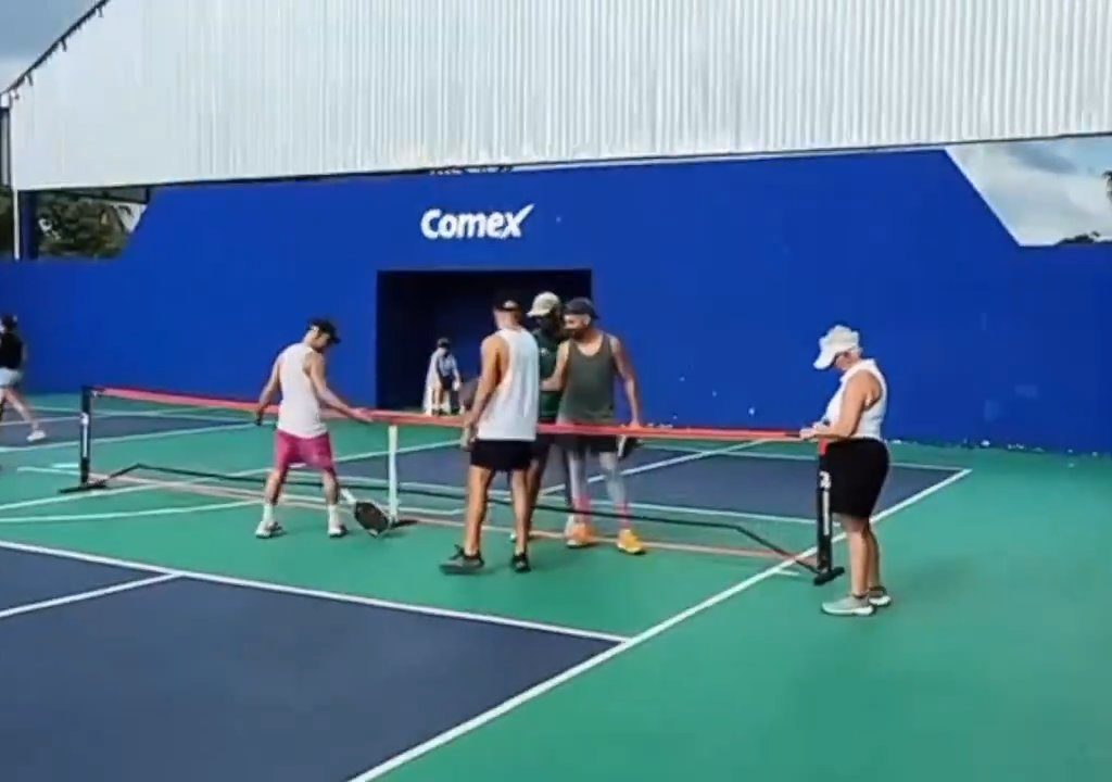 Juego de Pickleball termina en patadas en la cara: el brutal video viral