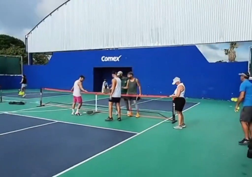 Juego de Pickleball termina en patadas en la cara: el brutal video viral