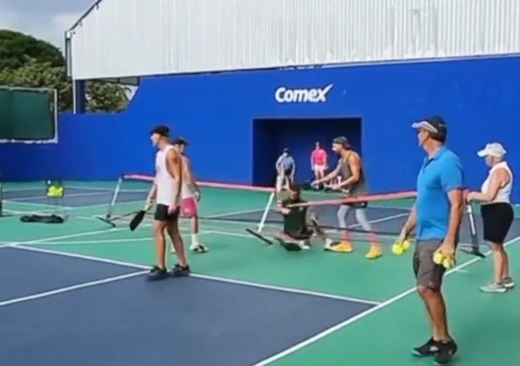 Juego de Pickleball termina en patadas en la cara: el brutal video viral