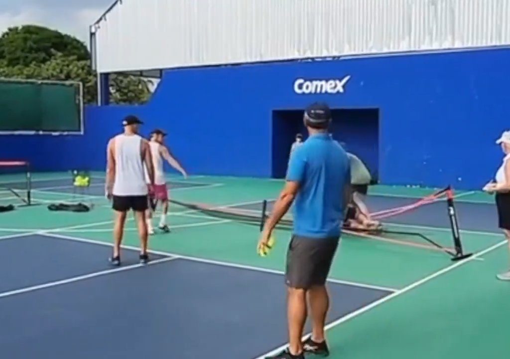 Juego de Pickleball termina en patadas en la cara: el brutal video viral