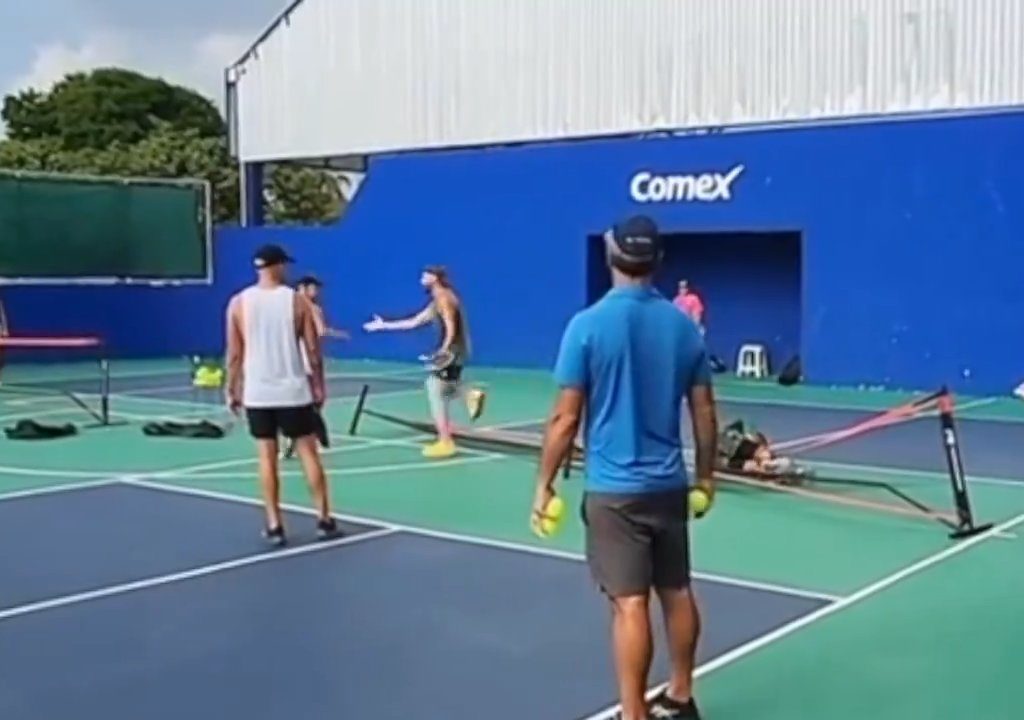 Juego de Pickleball termina en patadas en la cara: el brutal video viral