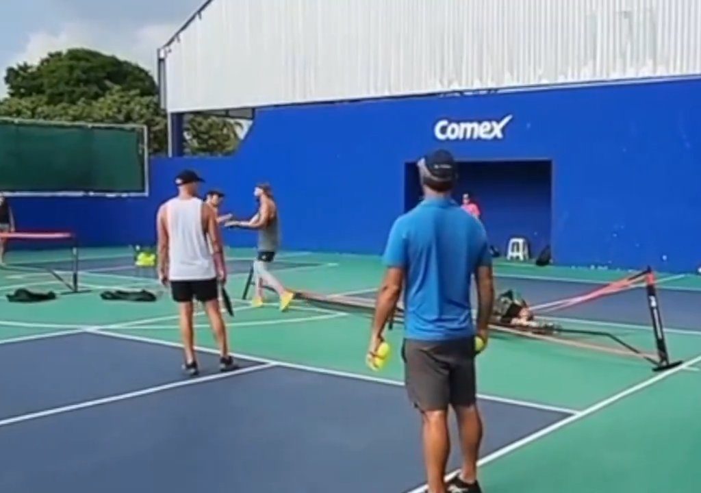 Juego de Pickleball termina en patadas en la cara: el brutal video viral