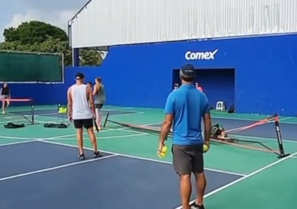 Juego de Pickleball termina en patadas en la cara: el brutal video viral